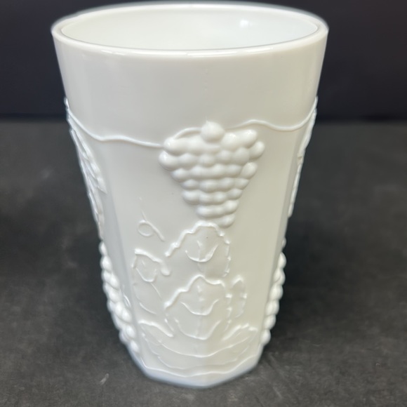 Vintage milk glass set of 6 4” juice glasses by Indians Glass Company - Picture 5 of 6